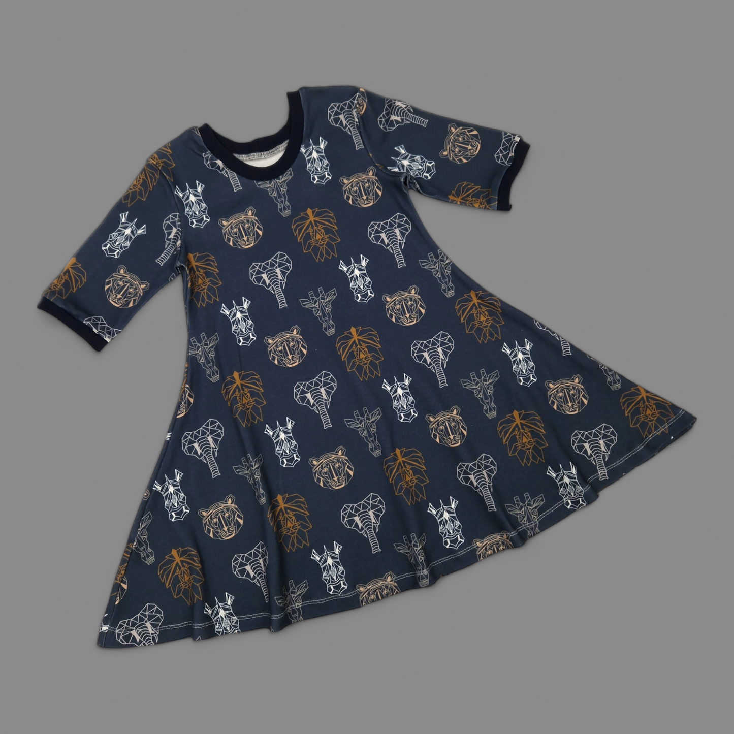 Aoibheann-Kleid – 5–6 Jahre – Geo-Dschungel